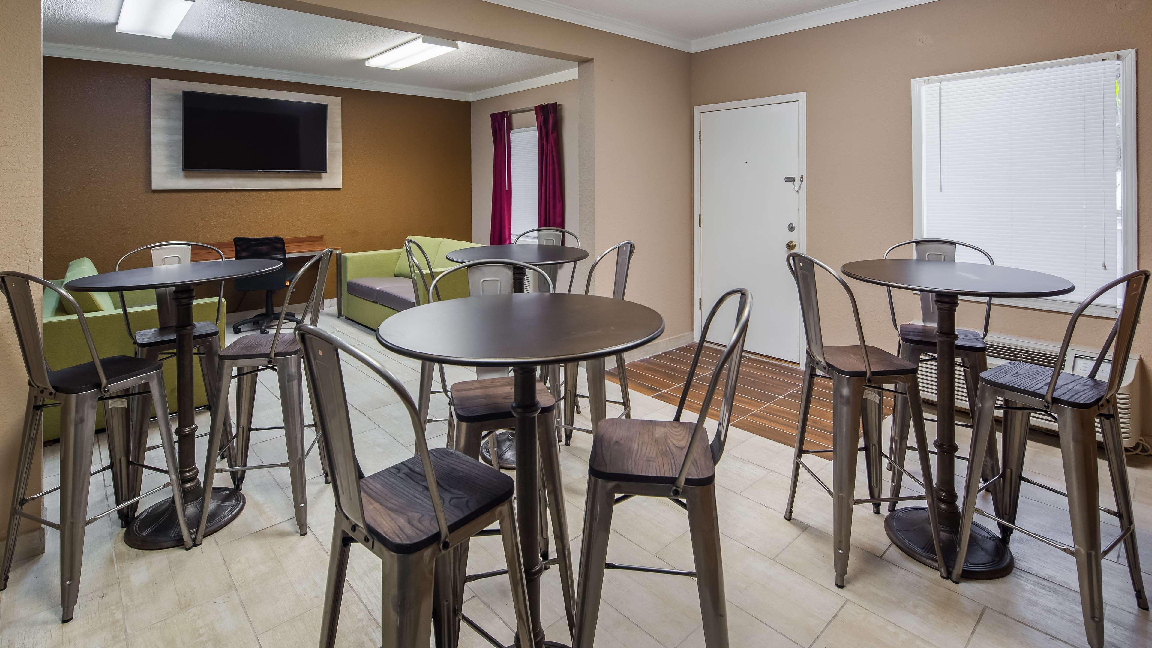 שרץ Best Western Plus Atrium Inn מראה חיצוני תמונה