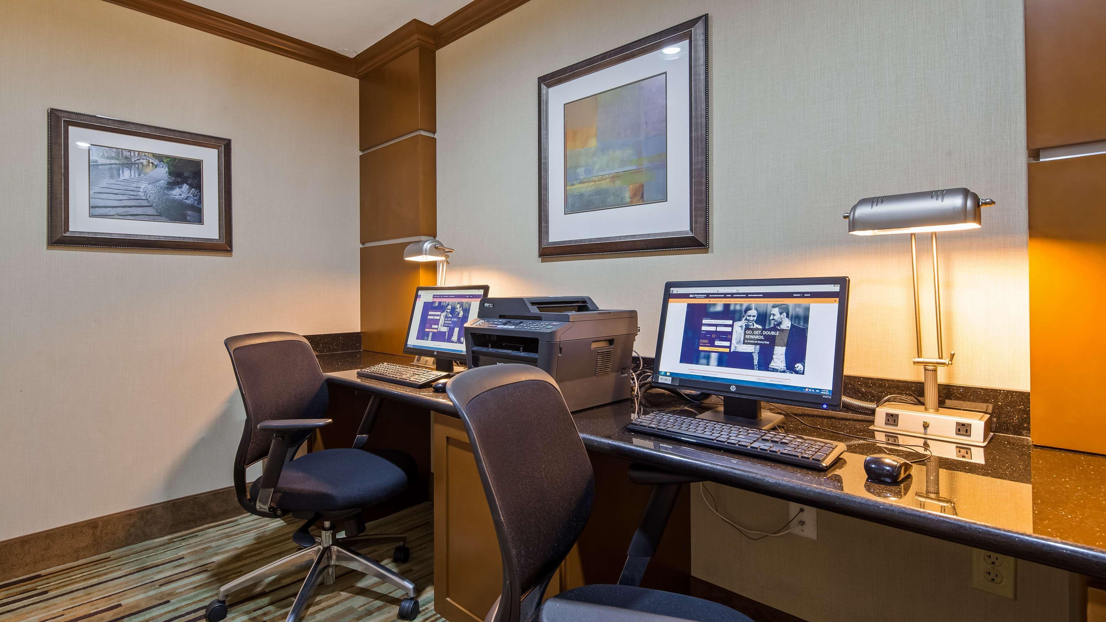 שרץ Best Western Plus Atrium Inn מראה חיצוני תמונה